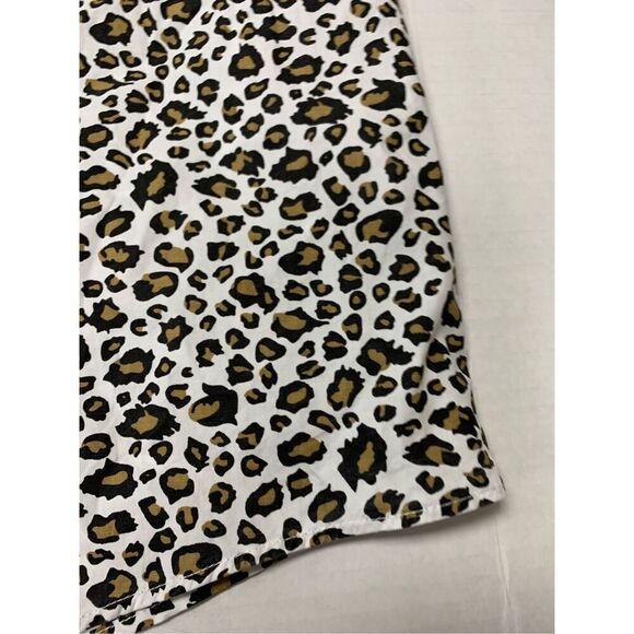 Cheetah Patterned Button Down Top - Picture 2 of 8